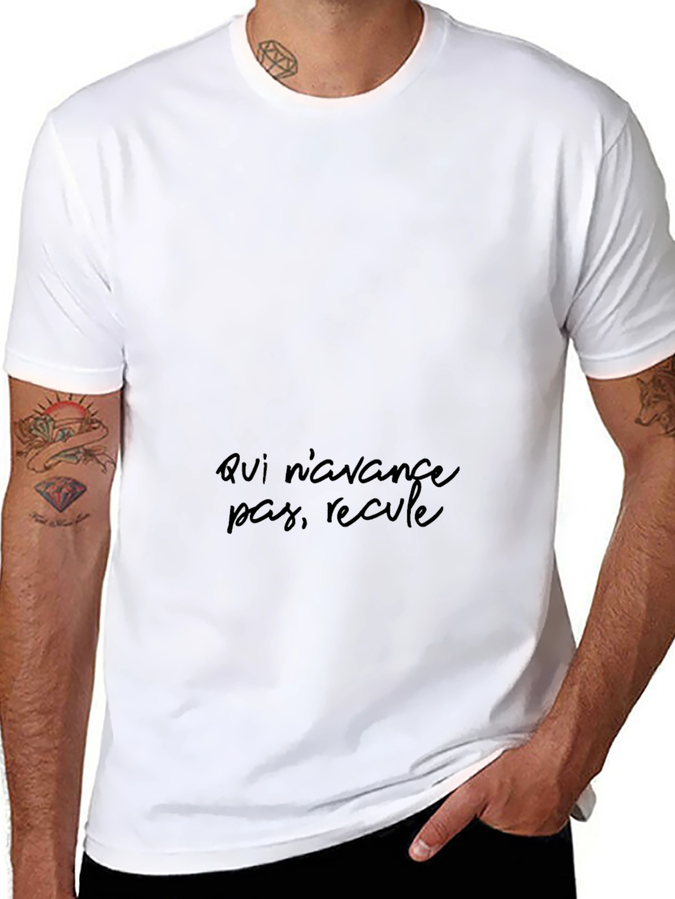 French Proverb T-Shirt: Qui Navance Pas Recule