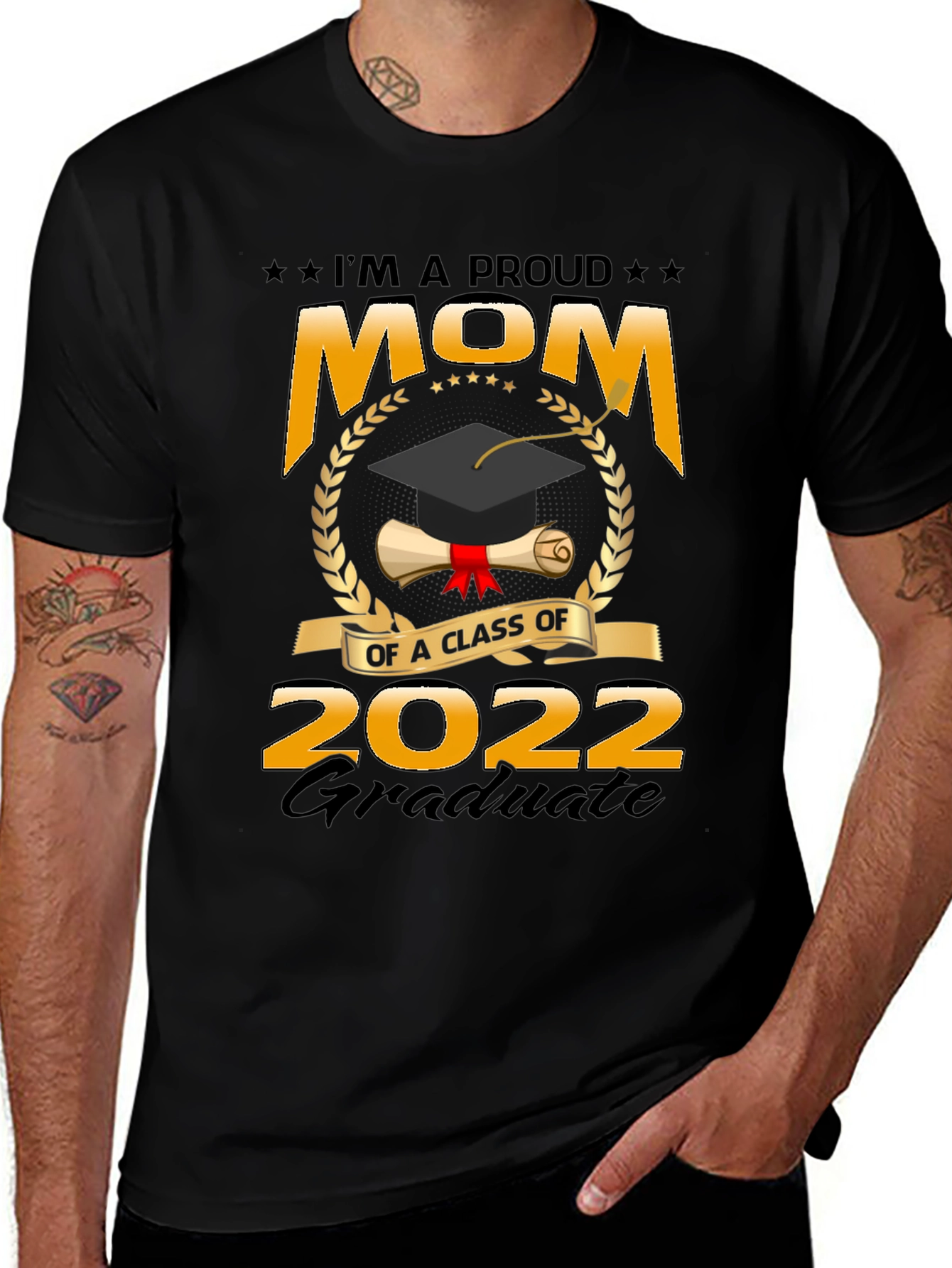 Proud Mom of 2022 Graduate T-Shirt