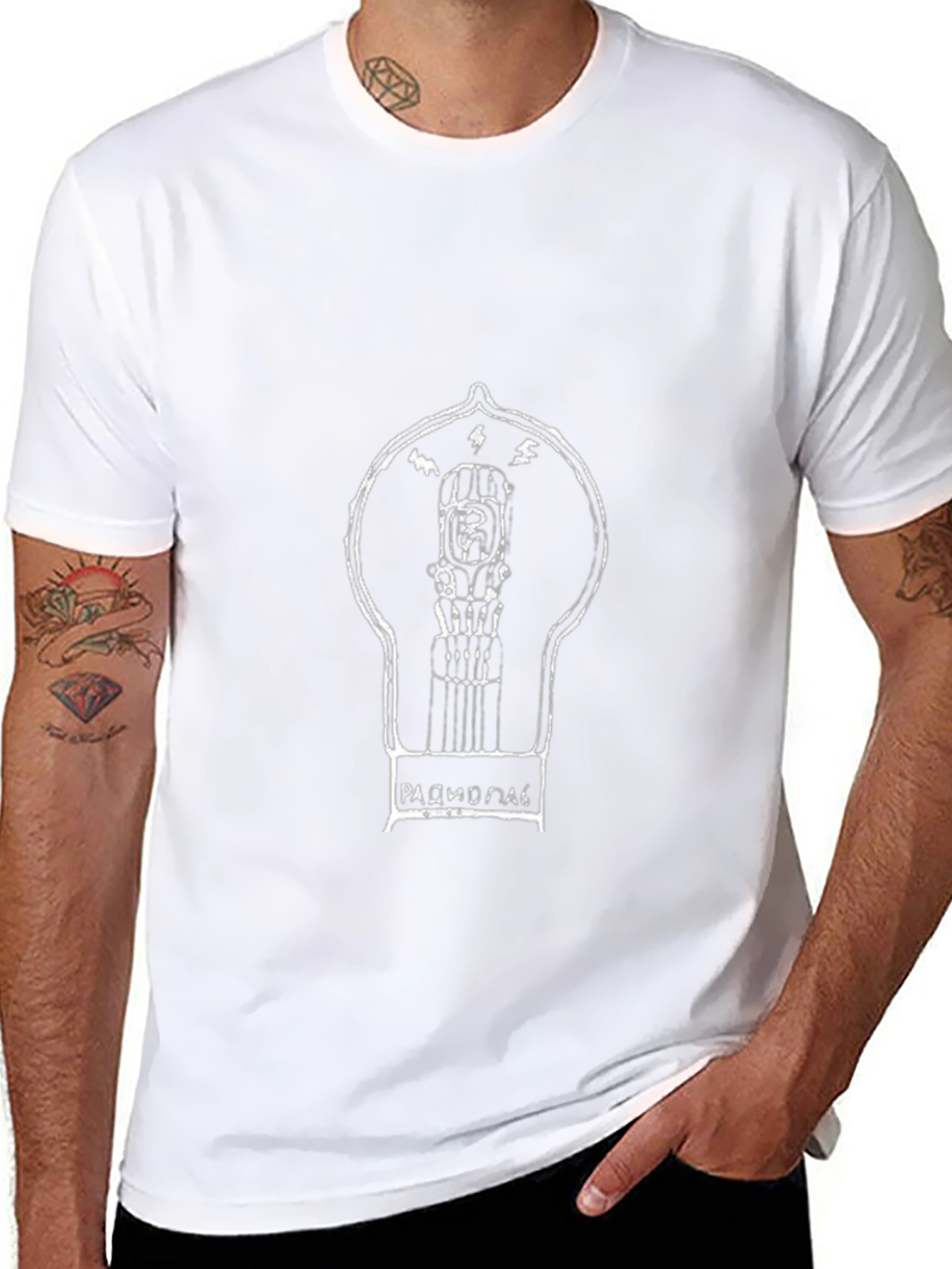 Retro Radio Lamp Graphic Tee - Black Cotton T-Shirt